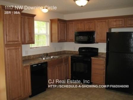 Townhouse for rent at 1117 NW Downing Circle, Blue Springs, MO 64015