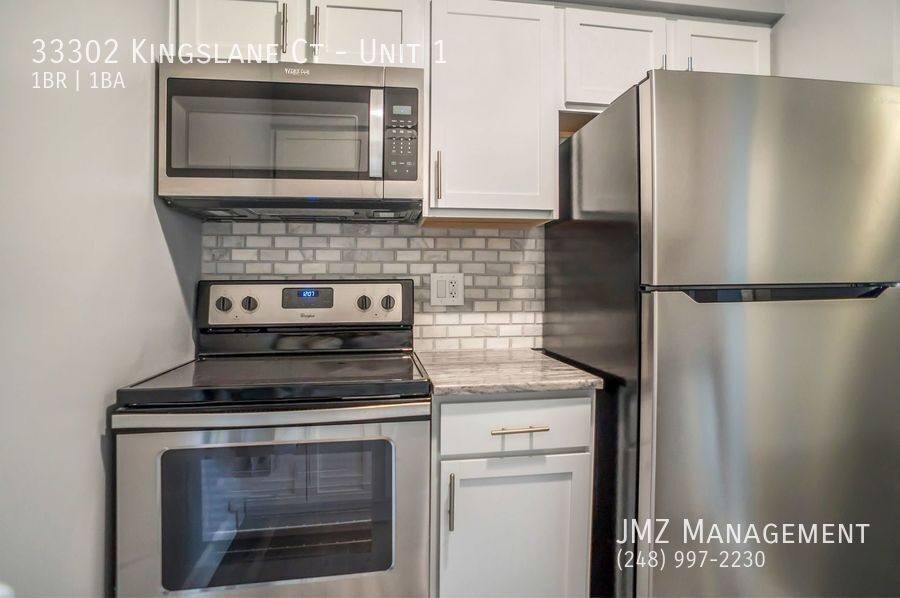 Apartment for rent at 33302 Kingslane Court #1, Farmington, MI 48335