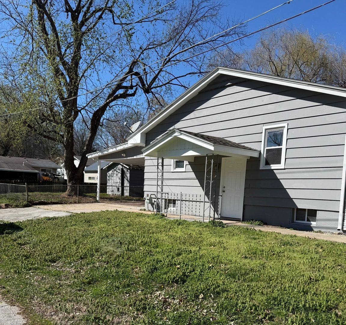 House for rent at 1453 S Fort Ave, Springfield, MO 65807