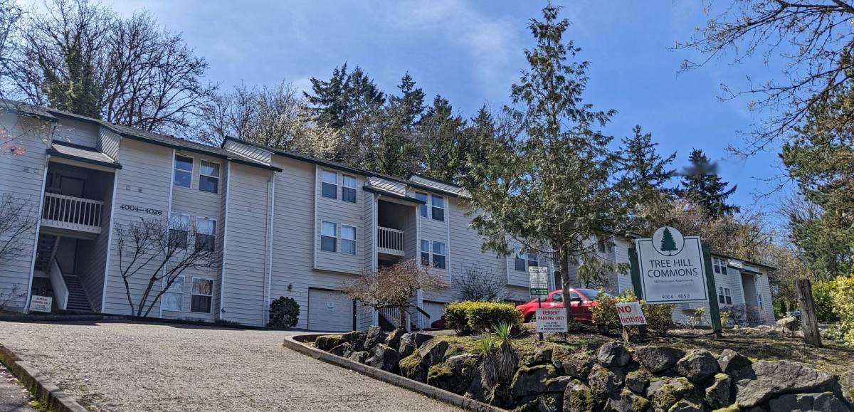 Apartment for rent at 4004 SW Beaverton Hillsdale Highway, Portland, OR 97221