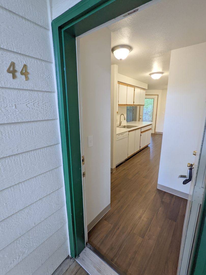 Apartment for rent at 4004 SW Beaverton Hillsdale Highway, Portland, OR 97221