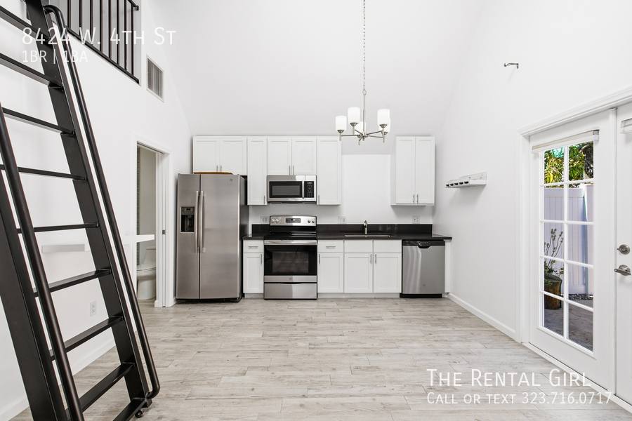 Apartment for rent at 8424 4th St, Los Angeles, CA 90048