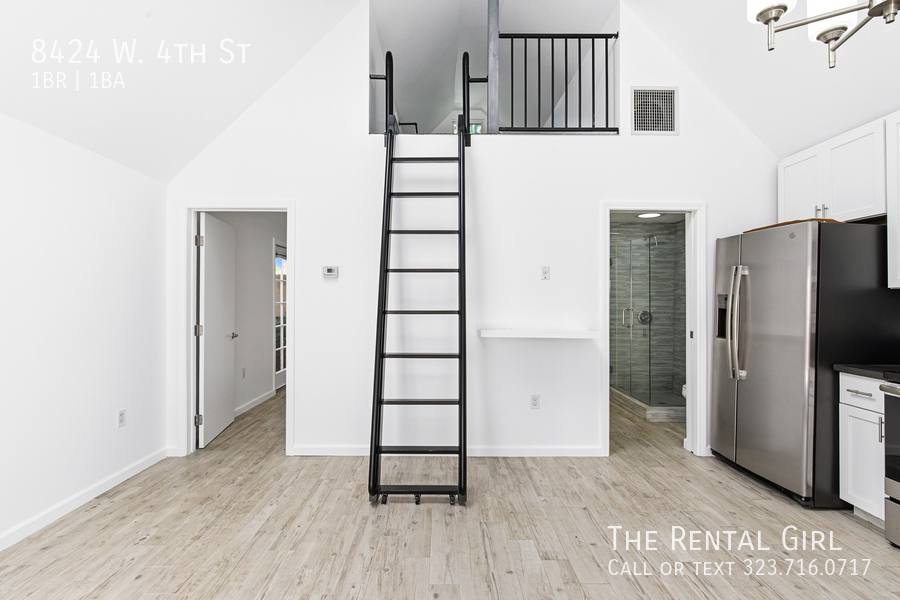 Apartment for rent at 8424 4th St, Los Angeles, CA 90048