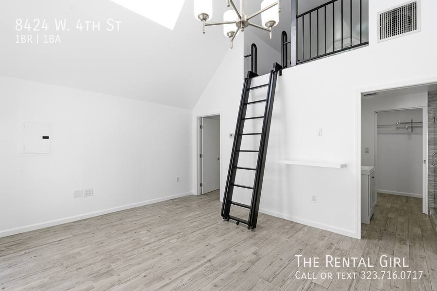 Apartment for rent at 8424 4th St, Los Angeles, CA 90048