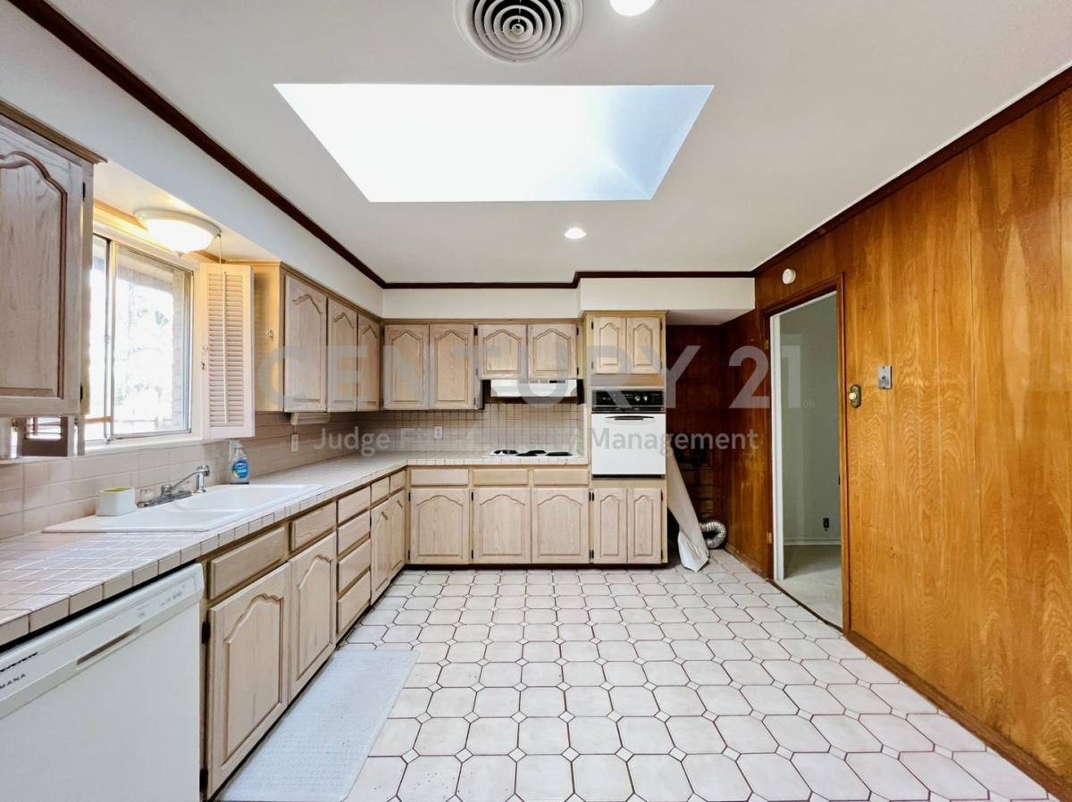 House for rent at 8715 Labron Ave, Dallas, TX 75209
