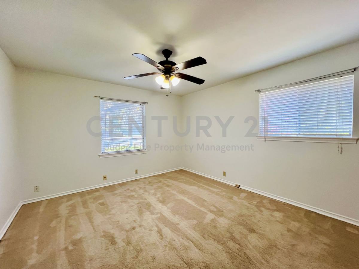 House for rent at 8715 Labron Ave, Dallas, TX 75209