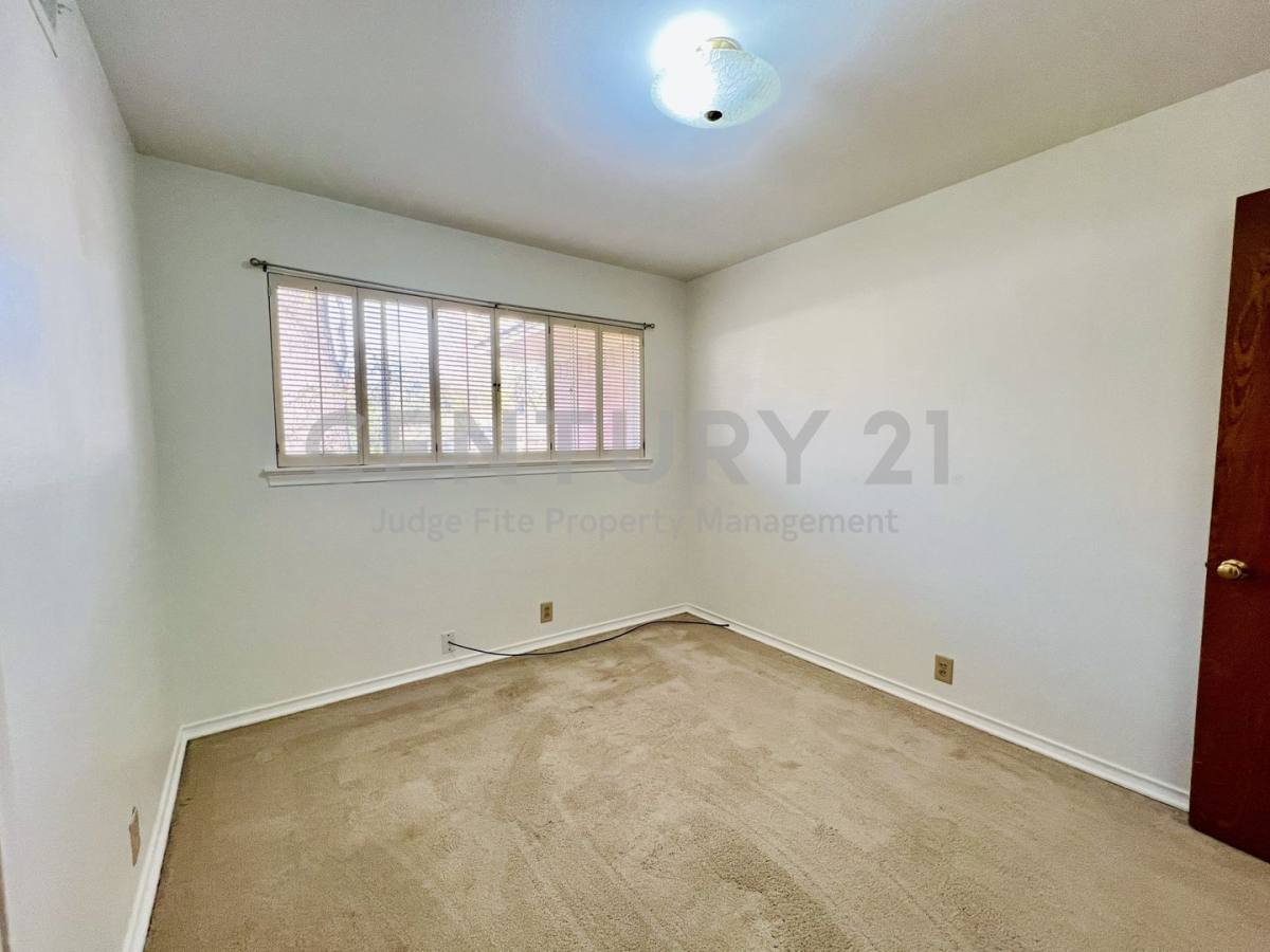 House for rent at 8715 Labron Ave, Dallas, TX 75209