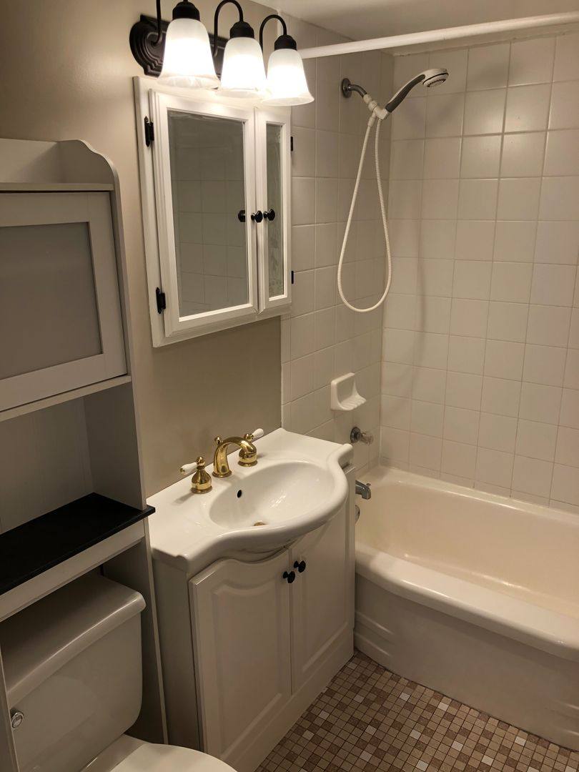 House for rent at 148 S Cedar St, Palatine, IL 60067