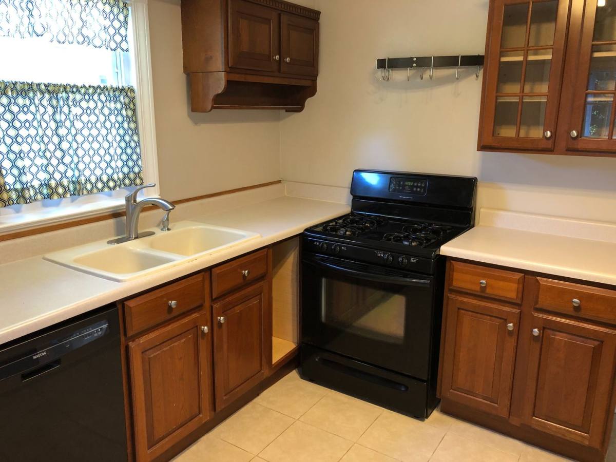 House for rent at 148 S Cedar St, Palatine, IL 60067