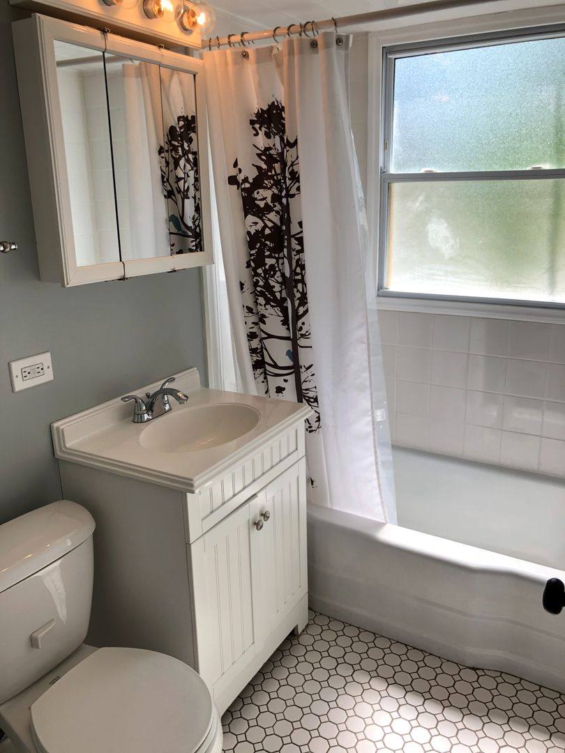 House for rent at 148 S Cedar St, Palatine, IL 60067