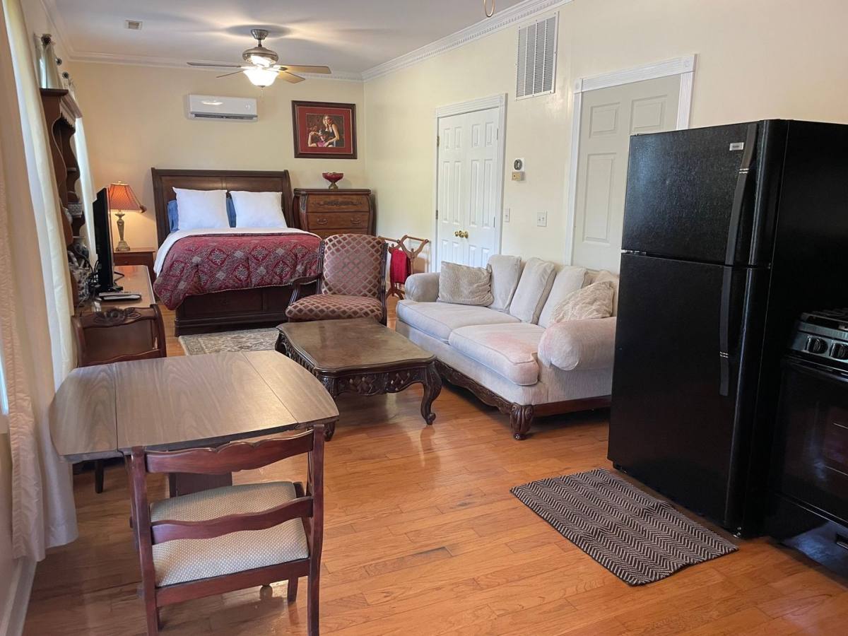 House for rent at 174 Schools Dr #TIM McGraw, Camden, TN 38320