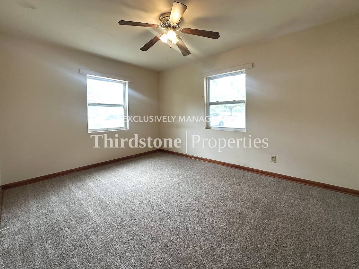 Apartment for rent at 1727 Lindsey Rd, Jacksonville, FL 32221