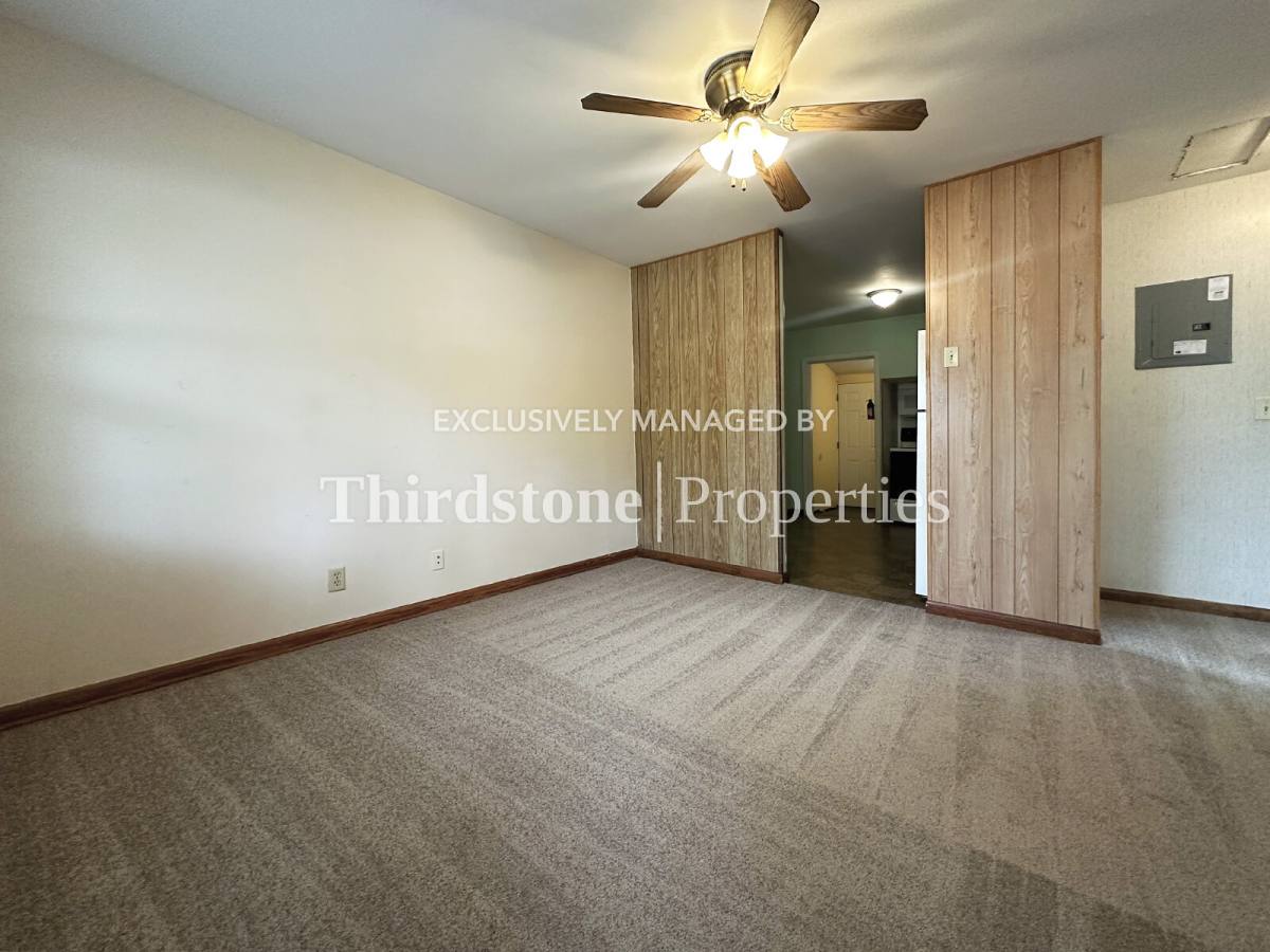 Apartment for rent at 1727 Lindsey Rd, Jacksonville, FL 32221