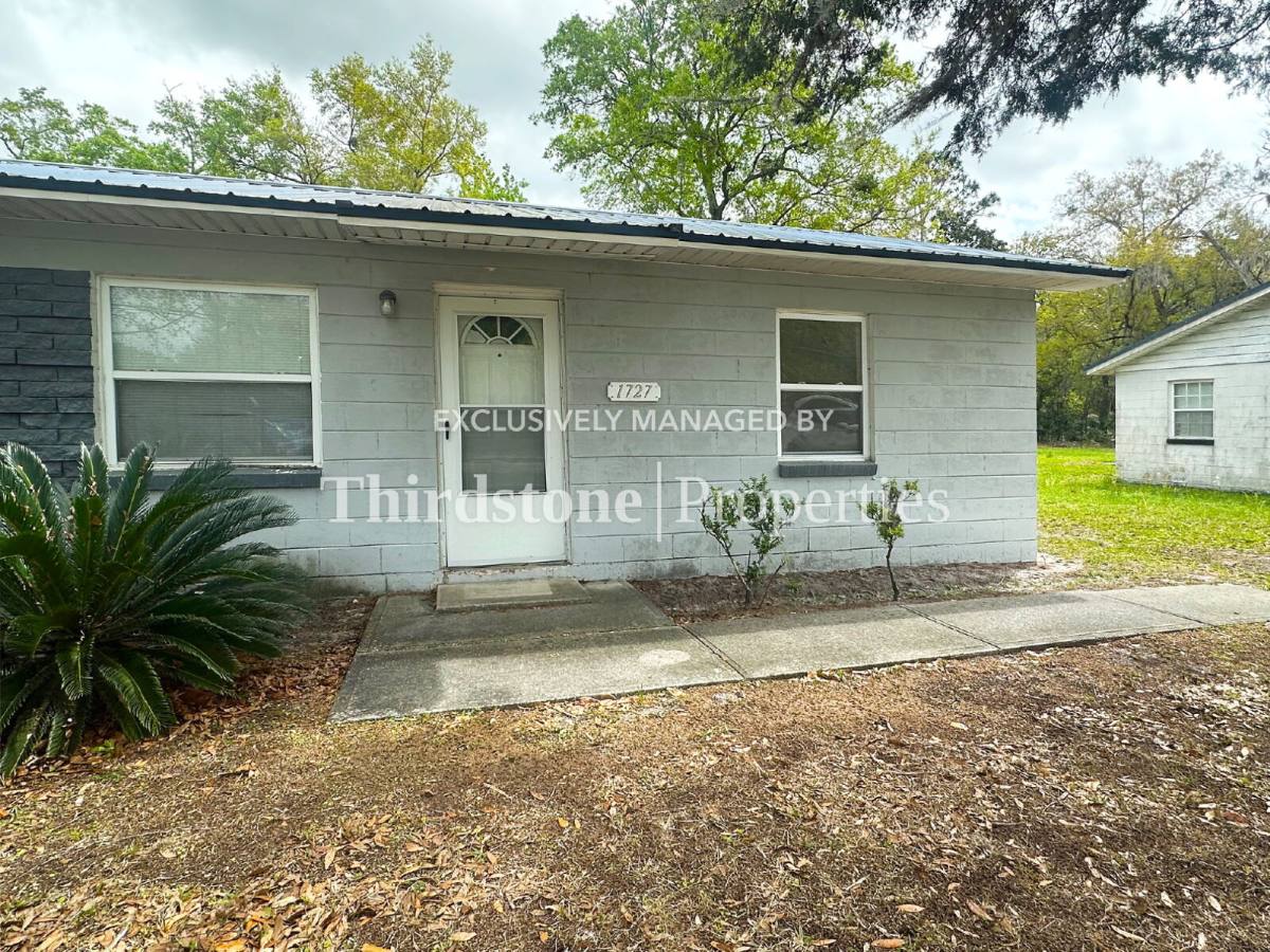 Apartment for rent at 1727 Lindsey Rd, Jacksonville, FL 32221