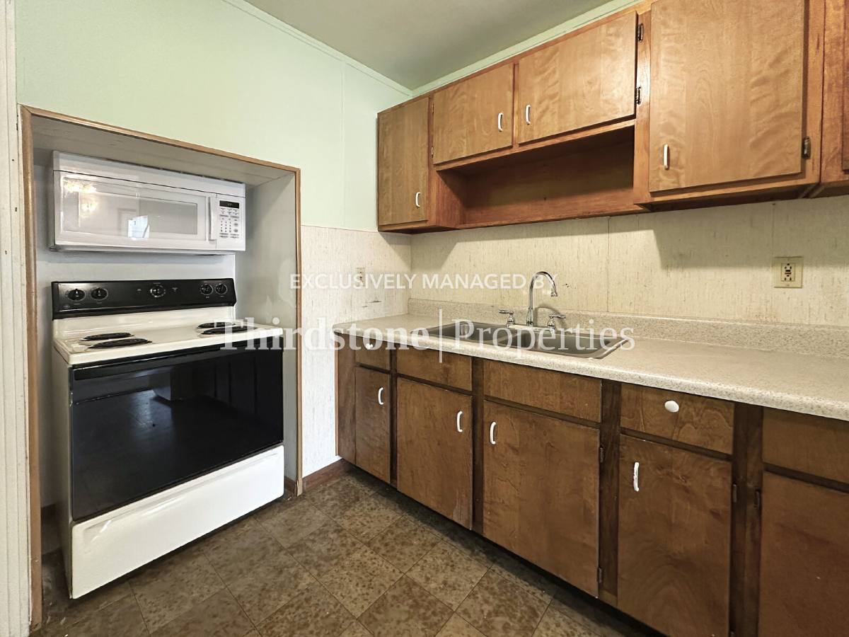 Apartment for rent at 1727 Lindsey Rd, Jacksonville, FL 32221