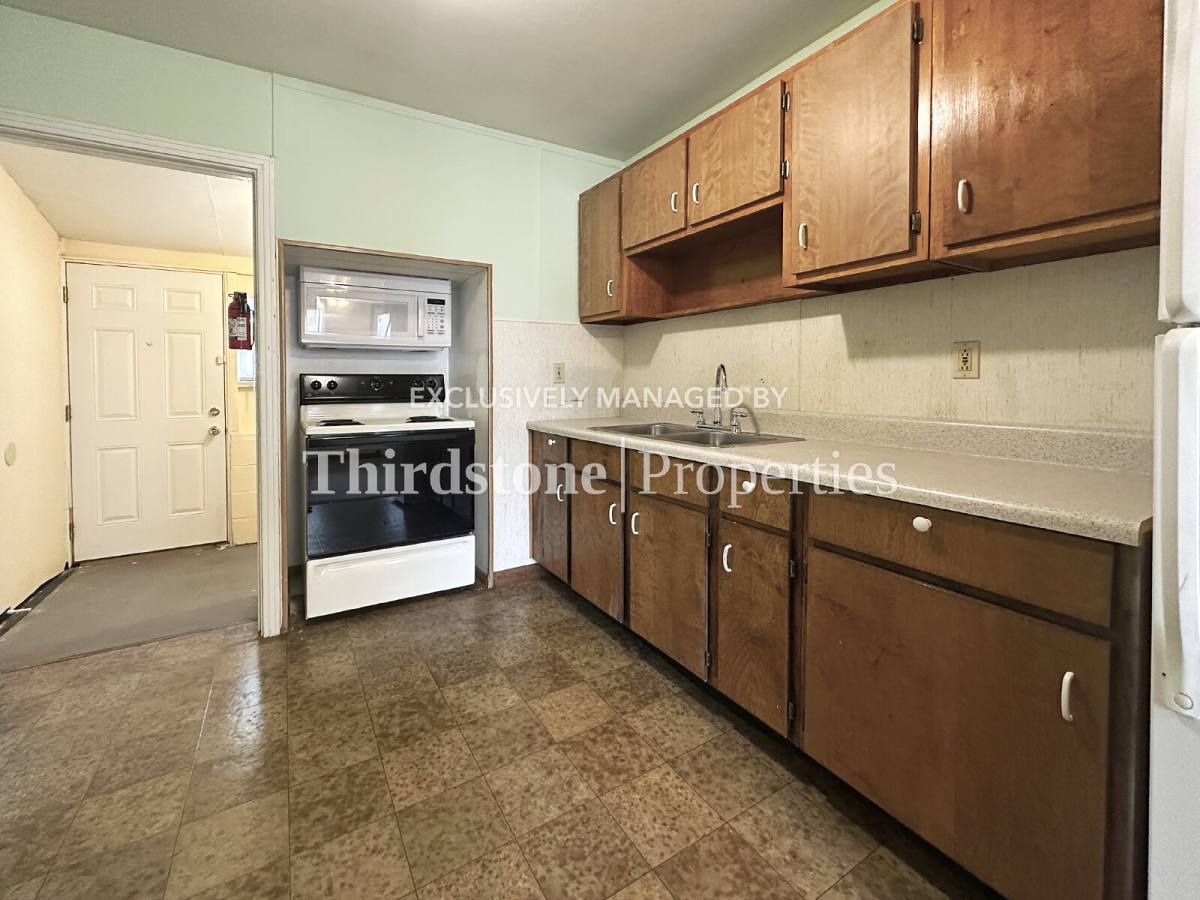 Apartment for rent at 1727 Lindsey Rd, Jacksonville, FL 32221