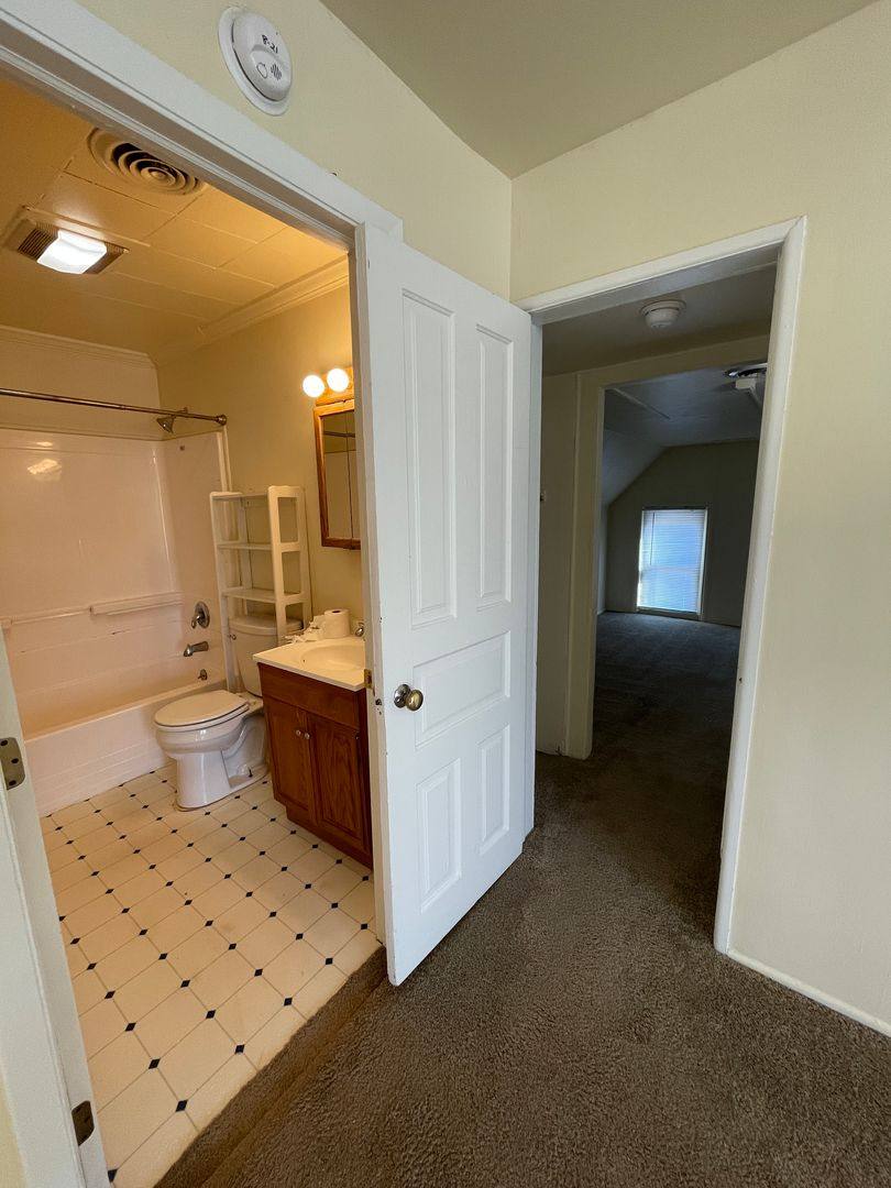 Apartment for rent at 516 N Adams St, Ypsilanti, MI 48197