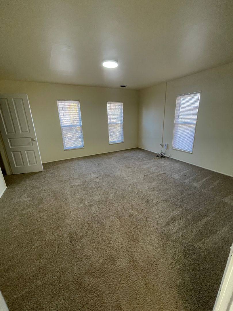 Apartment for rent at 516 N Adams St, Ypsilanti, MI 48197