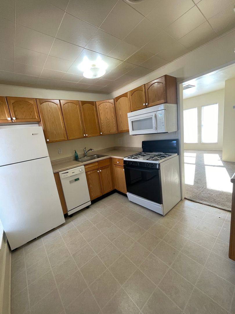 Apartment for rent at 516 N Adams St, Ypsilanti, MI 48197