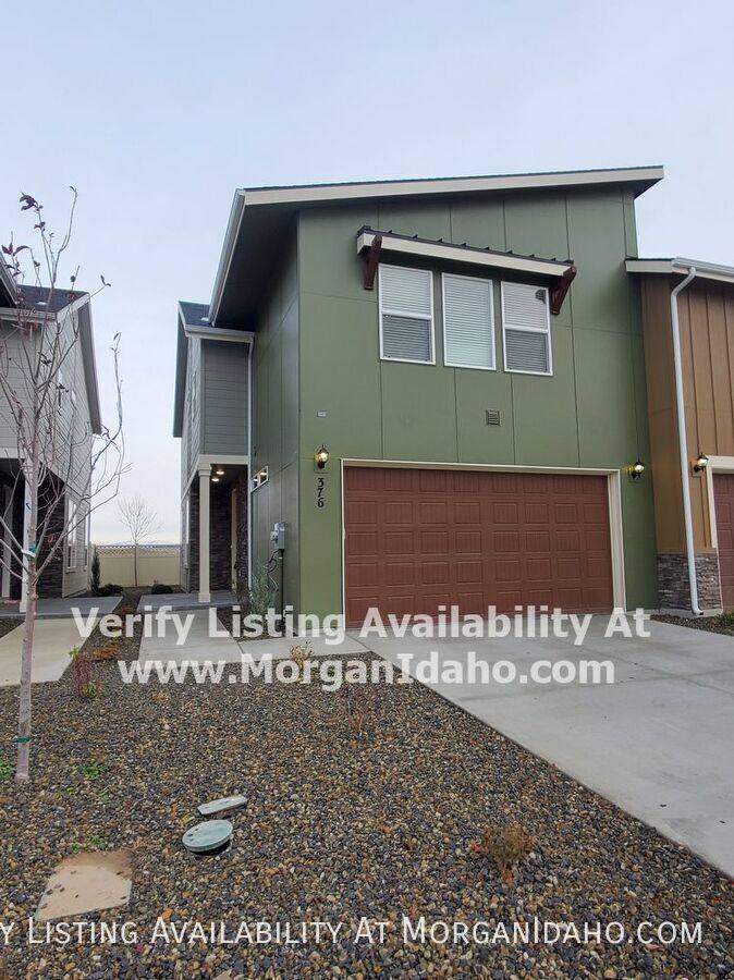 Townhouse for rent at 376 N Tessa Lane, Meridian, ID 83642