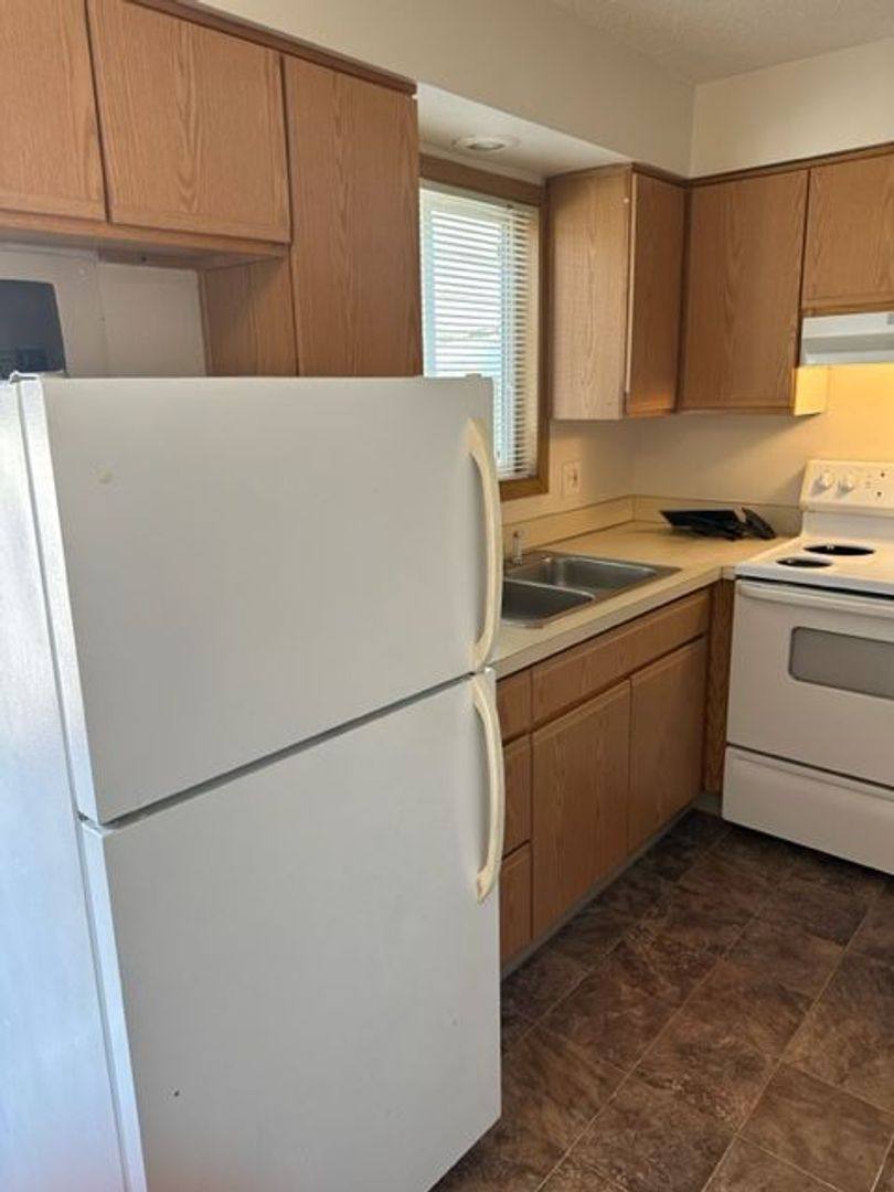 Apartment for rent at 2131 Center St NE, Salem, OR 97301