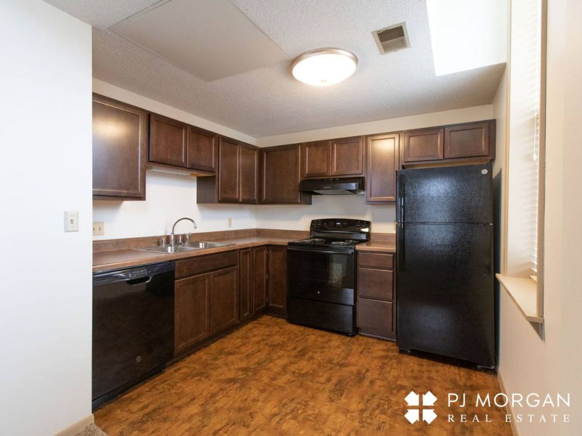Apartment for rent at 1402 1 2 S, Omaha, NE 68108
