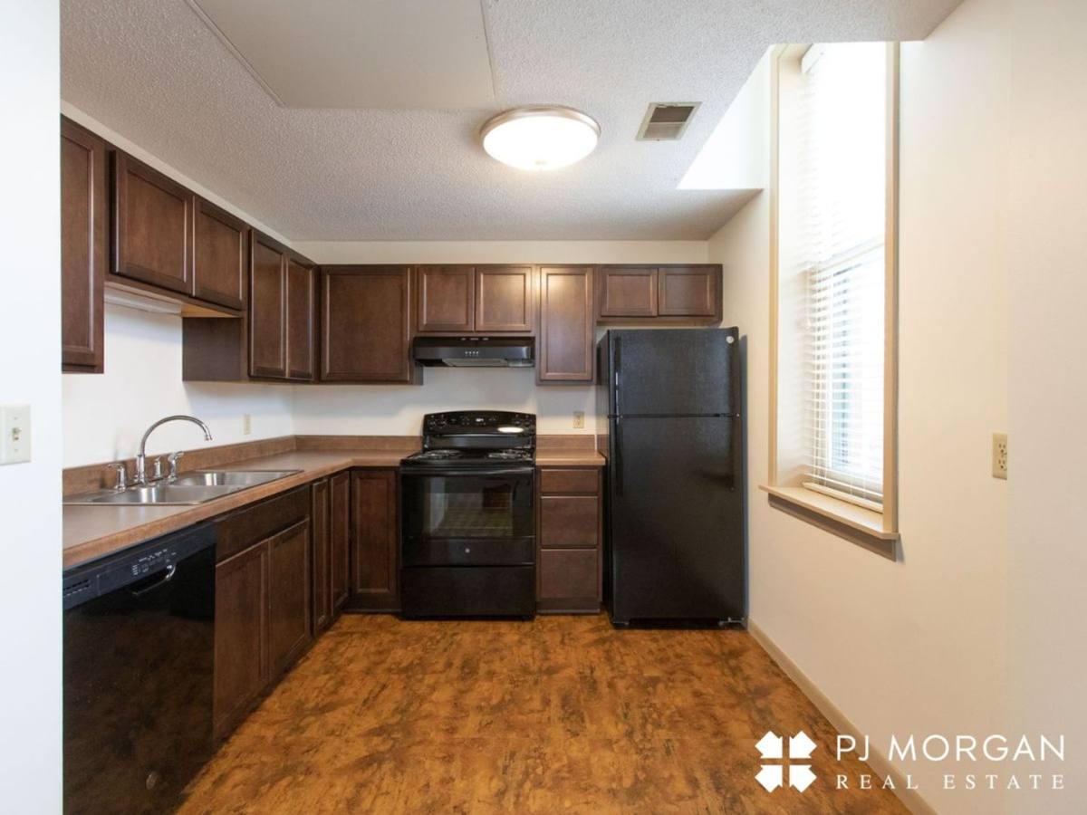 Apartment for rent at 1402 1 2 S, Omaha, NE 68108
