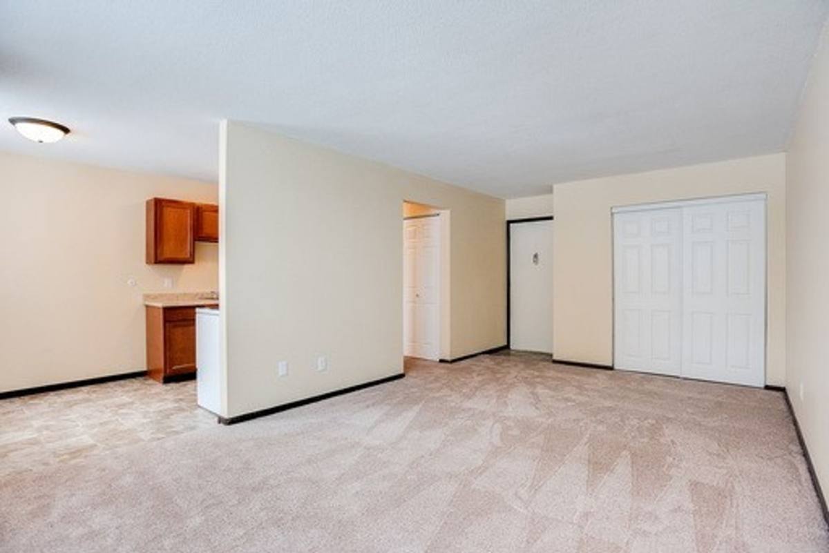 Apartment for rent at 1533 N Woodbridge St, Saint Paul, MN 55117