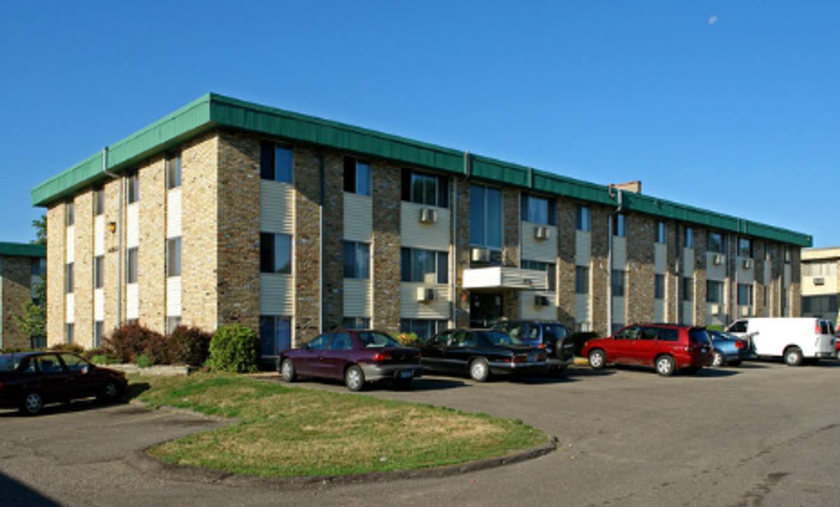 Apartment for rent at 1533 N Woodbridge St, Saint Paul, MN 55117