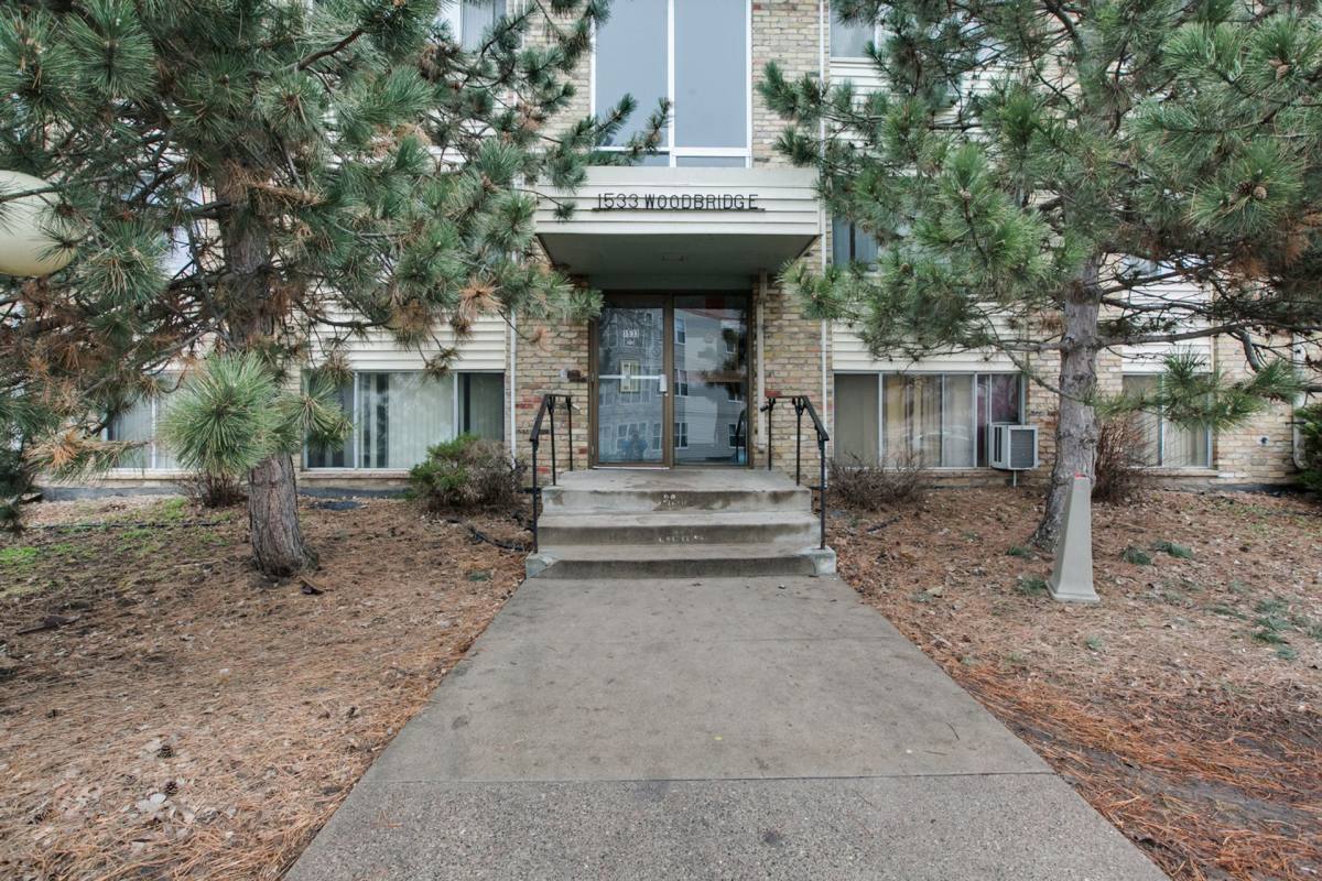 Apartment for rent at 1533 N Woodbridge St, Saint Paul, MN 55117