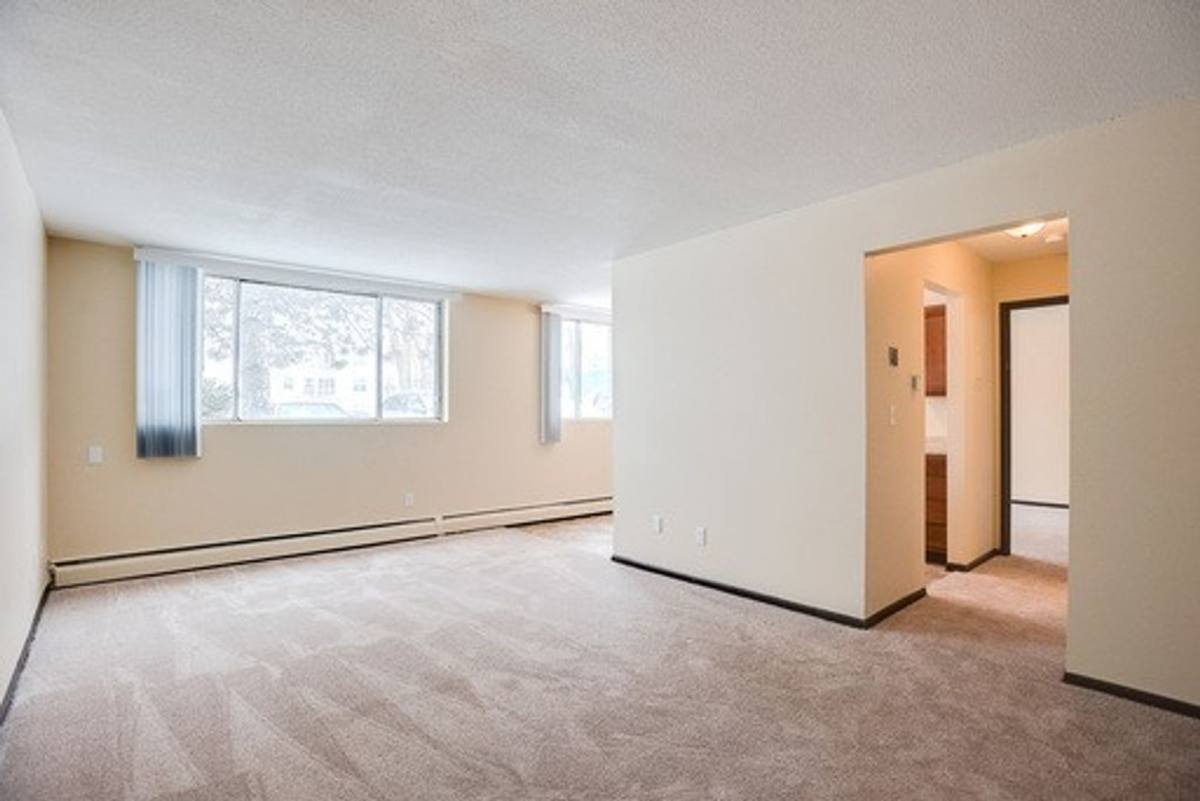 Apartment for rent at 1533 N Woodbridge St, Saint Paul, MN 55117