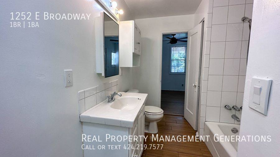 Apartment for rent at 1252 E Broadway, Long Beach, CA 90802