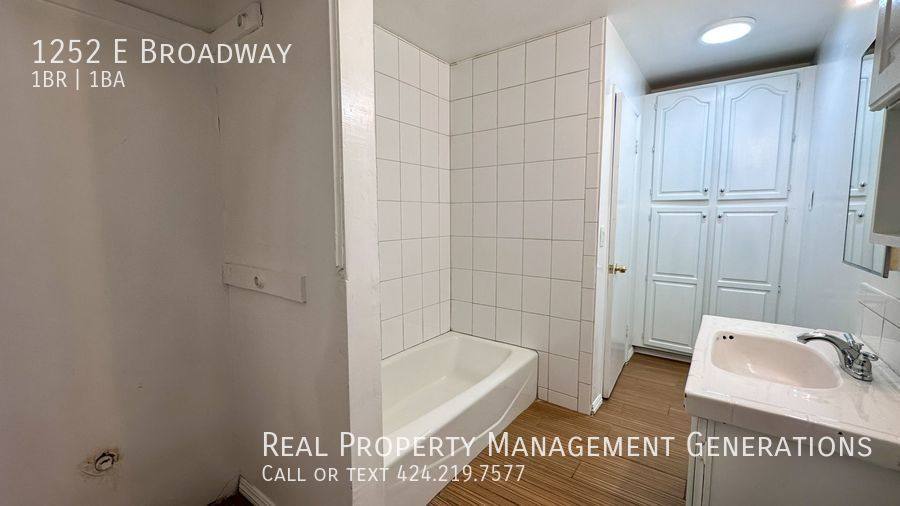 Apartment for rent at 1252 E Broadway, Long Beach, CA 90802