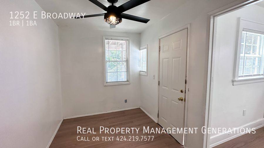 Apartment for rent at 1252 E Broadway, Long Beach, CA 90802