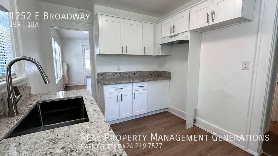 Apartment for rent at 1252 E Broadway, Long Beach, CA 90802