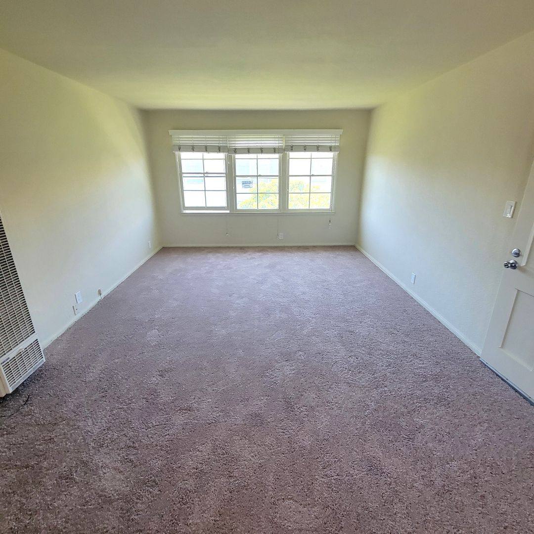Apartment for rent at 4401-4467 Le Park Dr, Long Beach, CA 90807