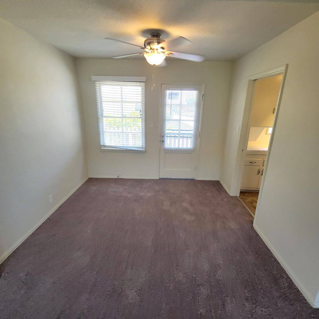 Apartment for rent at 4401-4467 Le Park Dr, Long Beach, CA 90807