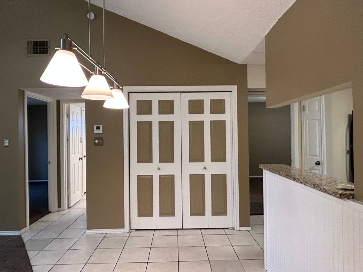 Apartment for rent at 12446 Starcrest Dr, San Antonio, TX 78216