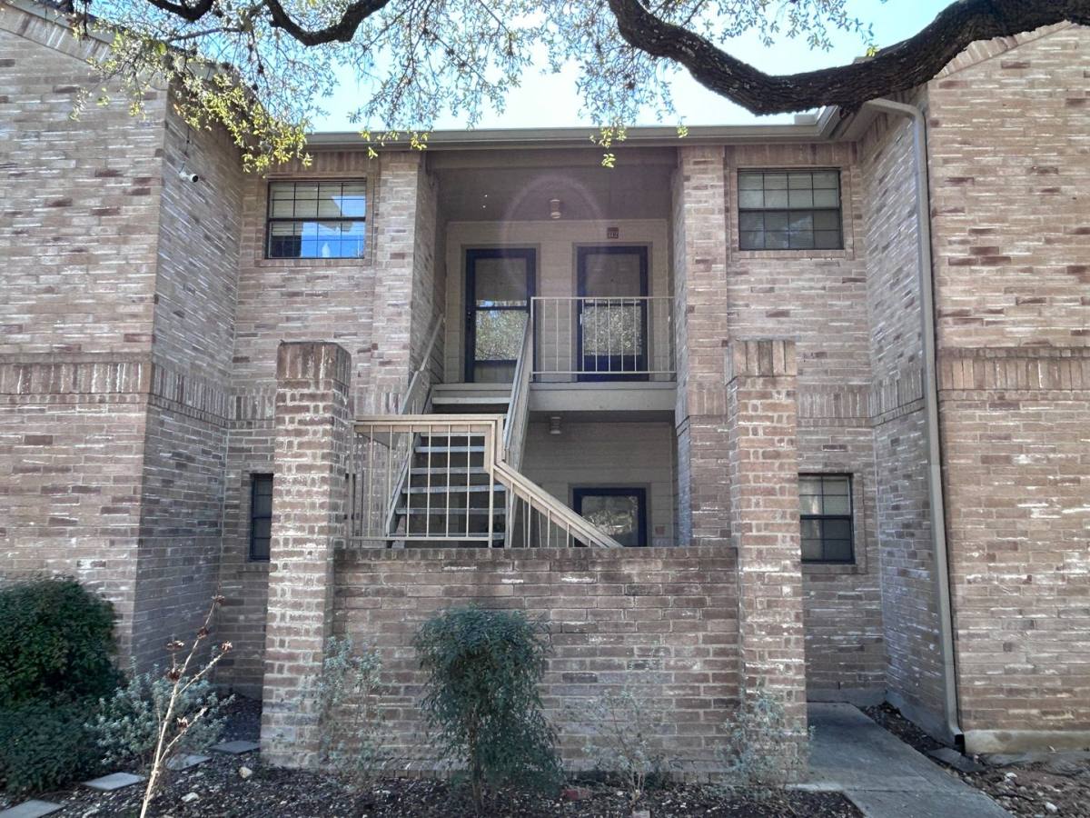 Apartment for rent at 12446 Starcrest Dr, San Antonio, TX 78216