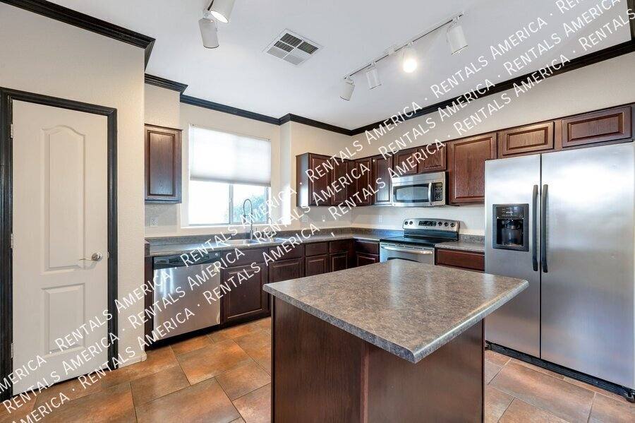 House for rent at 3745 E Kerry Lane, Phoenix, AZ 85050