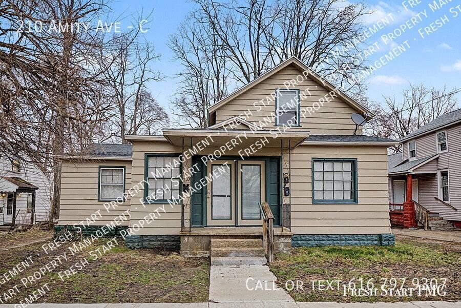 Apartment for rent at 210 Amity Ave #C, Muskegon, MI 49442