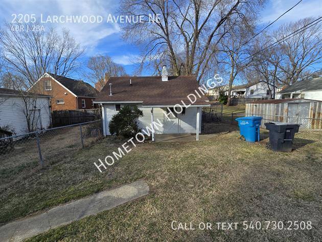 Apartment for rent at 2205 Larchwood Ave NE, Roanoke, VA 24012