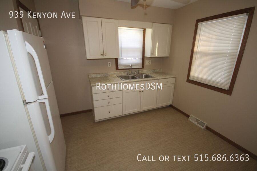 Apartment for rent at 939 Kenyon Ave, Des Moines, IA 50315