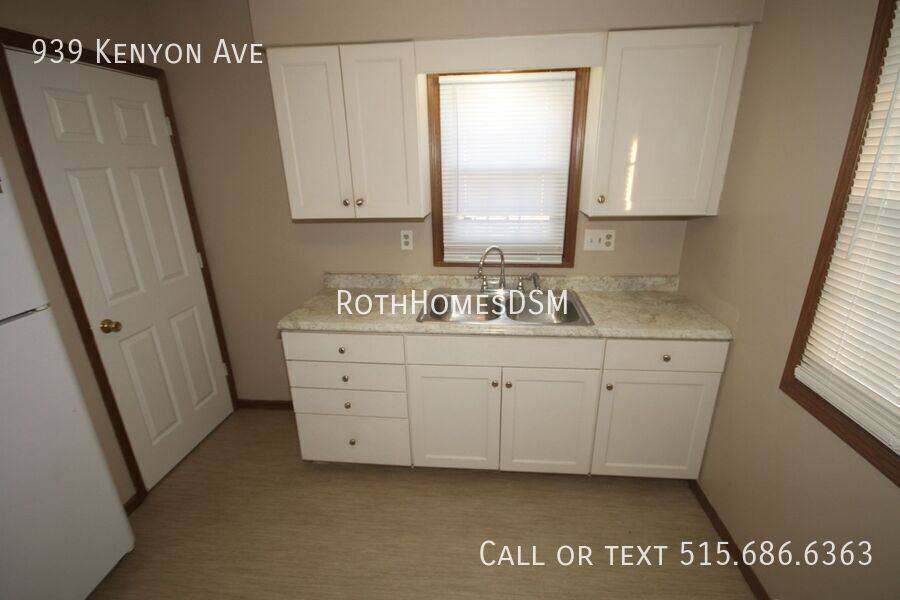Apartment for rent at 939 Kenyon Ave, Des Moines, IA 50315
