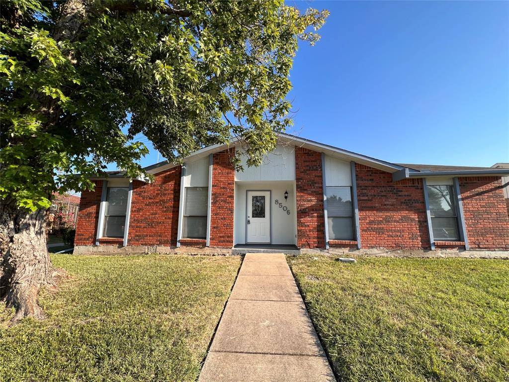 Apartment for rent at 8506 Woodside Rd, Rowlett, TX 75088