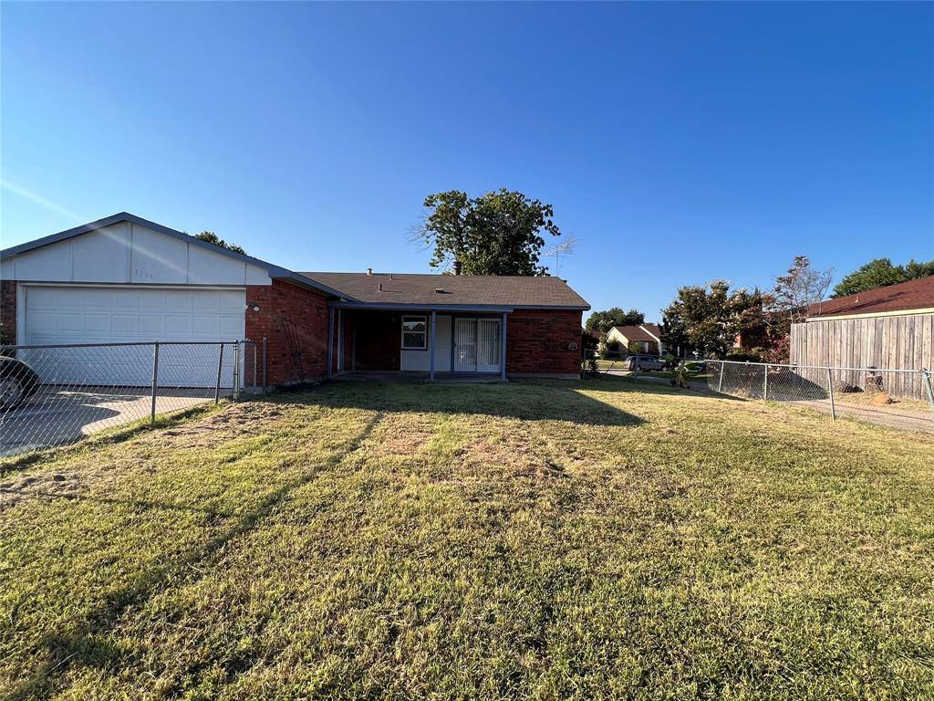 Apartment for rent at 8506 Woodside Rd, Rowlett, TX 75088