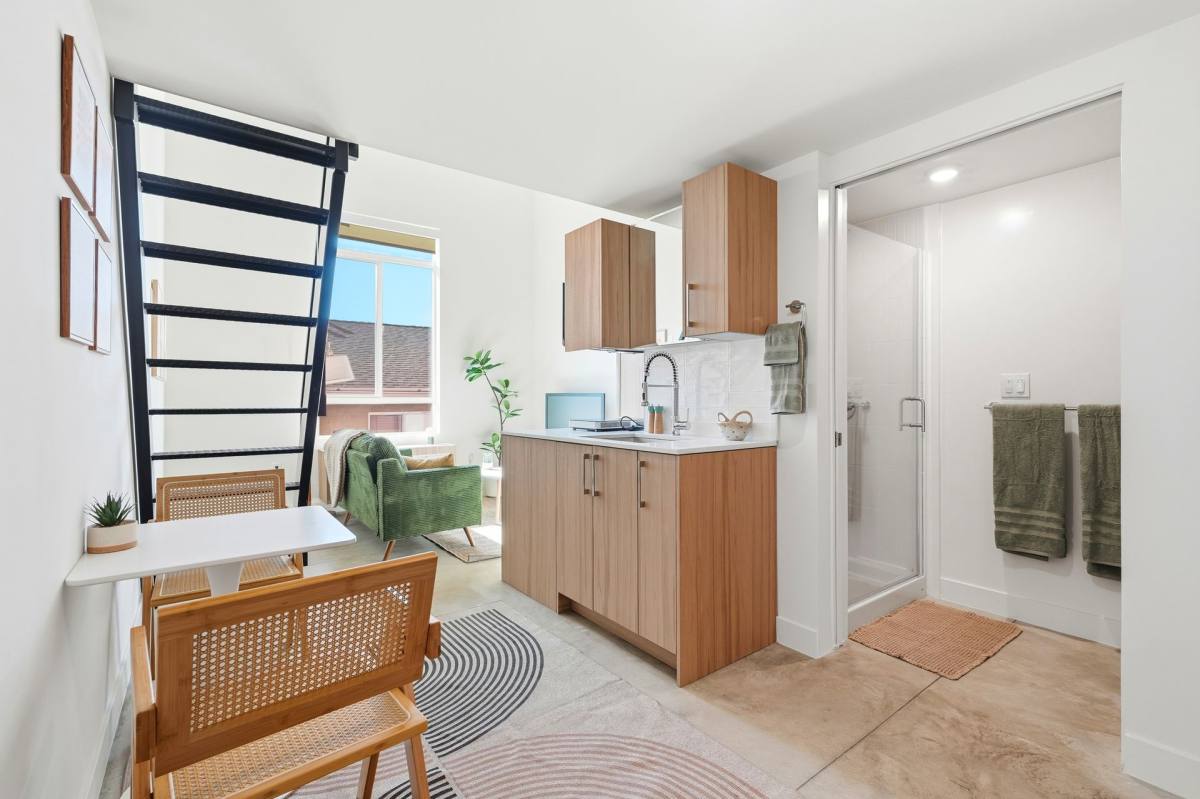 Apartment for rent at 2735 E 6th St, Los Angeles, CA 90023