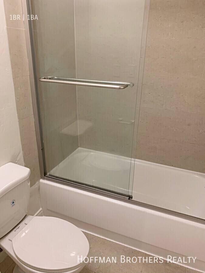 Apartment for rent at 1847 Winona Blvd #106, Los Angeles, CA 90027