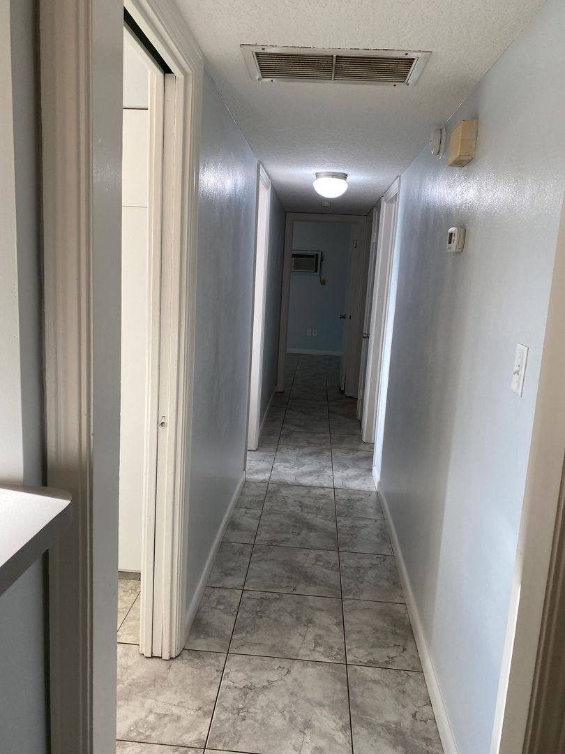 House for rent at 1401 E Crooked Lake Dr, Eustis, FL 32726