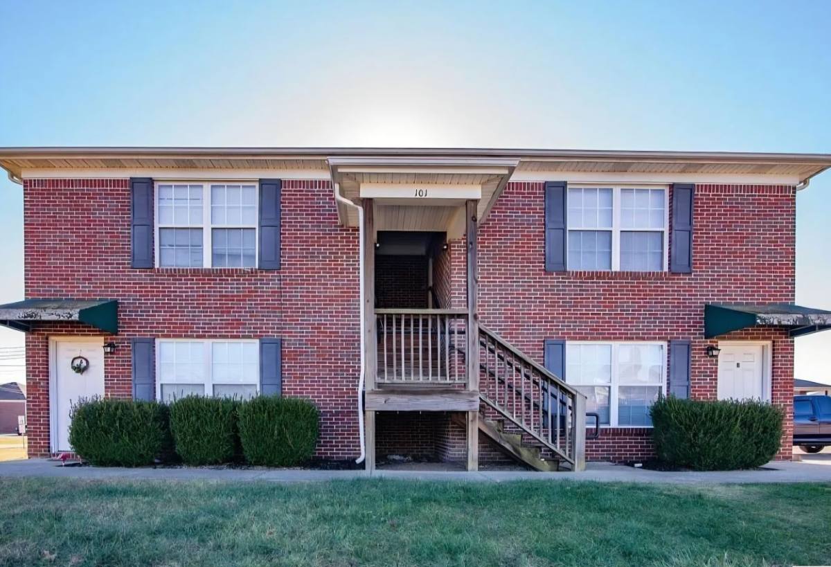 Apartment for rent at 101 Braxton Court, Radcliff, KY 40160